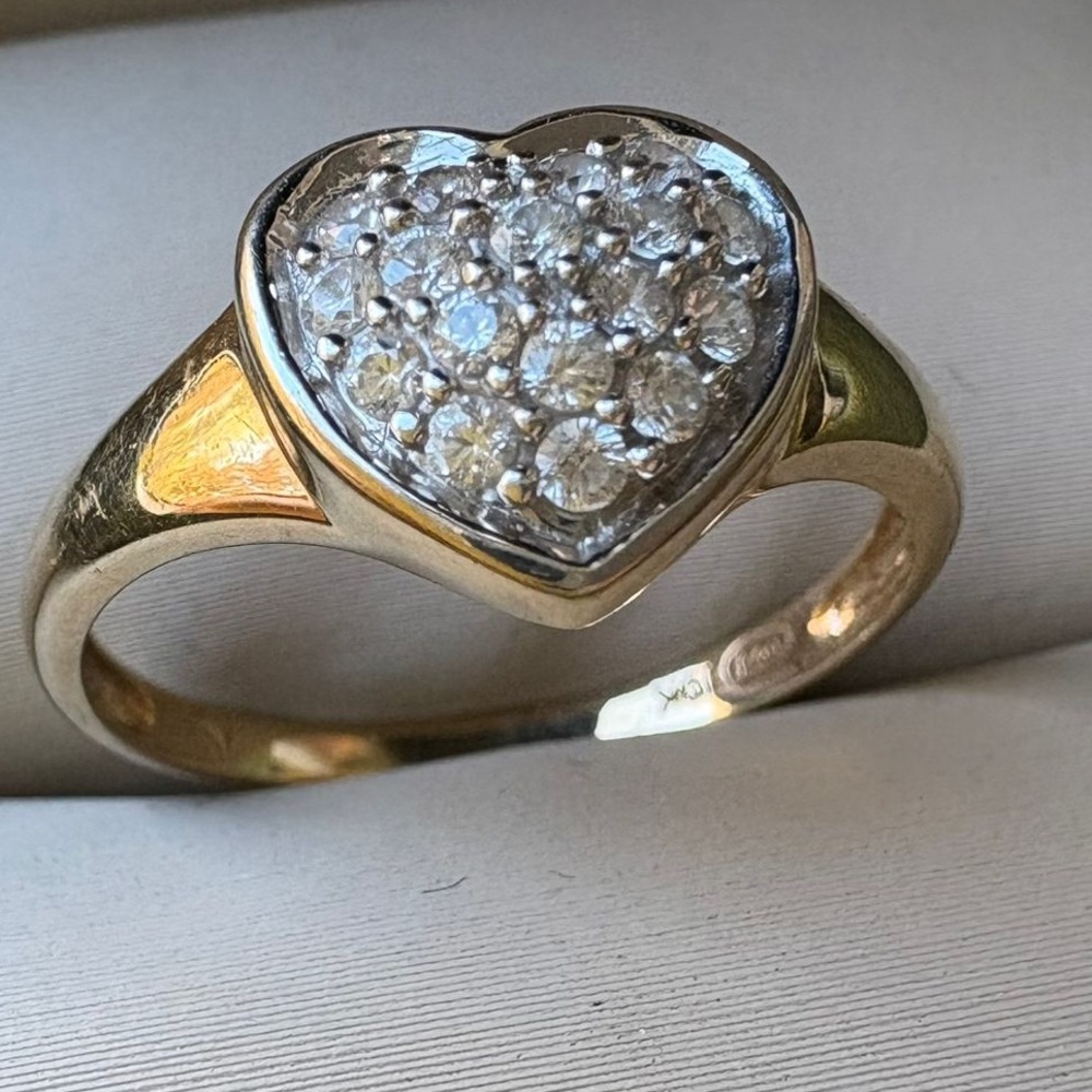 10k Gold Heart Ring with sparkling synthetic diamonds